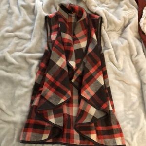checkered vest!